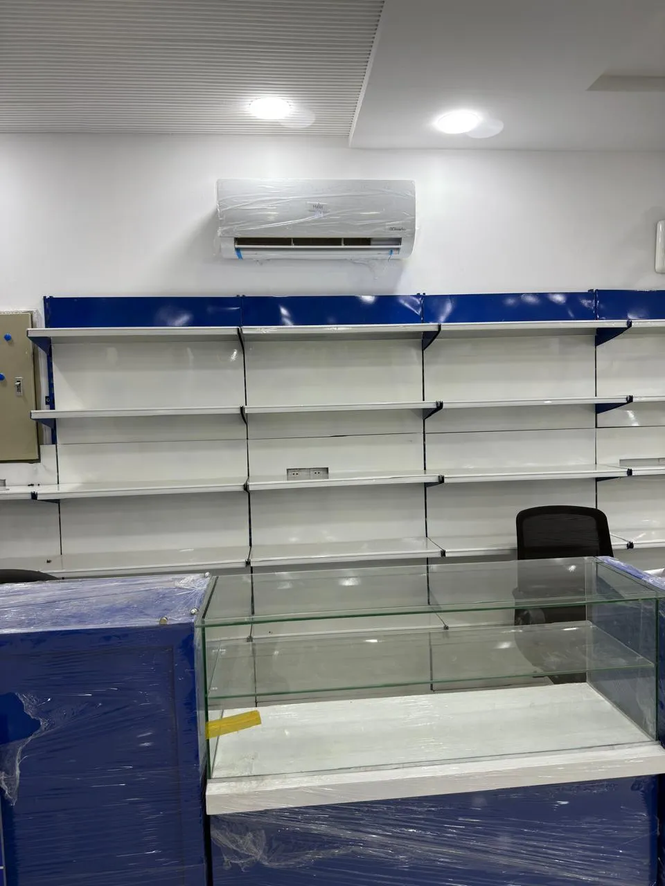 Pharmacy Rack thumbnail 5